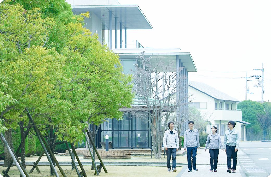 拠点の暮らし Life and work